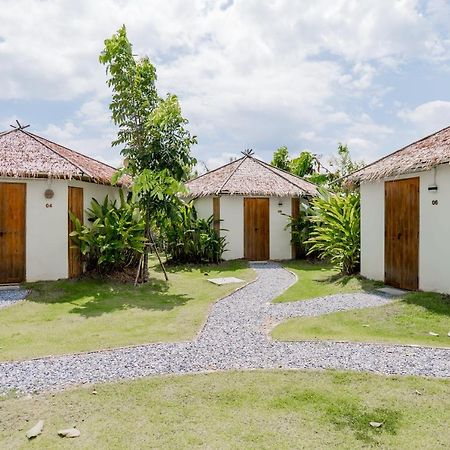 Doowall Hotel Chiang Rai Bagian luar foto