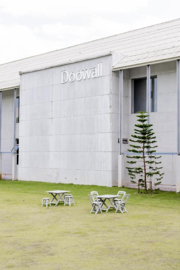 Doowall Hotel Chiang Rai Bagian luar foto